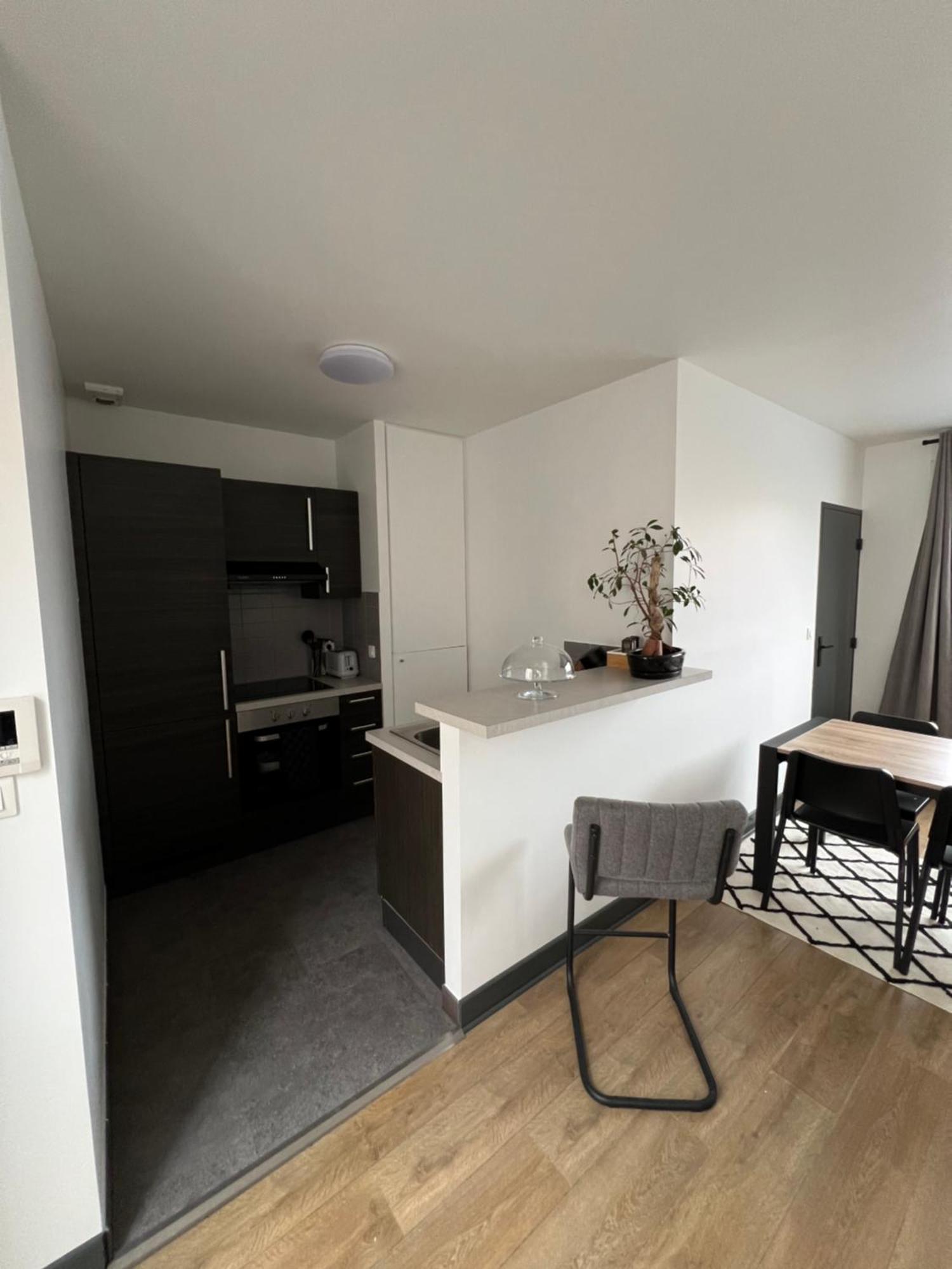 Apartamento Hyper Centre A 80M Du Vieux Marche, T2 Calme Vue Sur Les Toits Rue Du Minage La Rochelle  Exterior foto